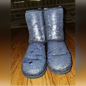 UGG Sparkly Sequin Silver Boots (Flips To Red & Blue) Size 6